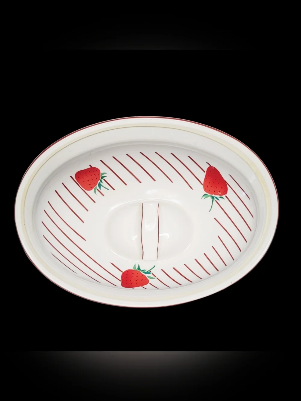 1980s Mikasa Strawberry  Bake & Serve 2qt Stoneware Casserole